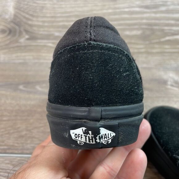 Vans Old Skool Low Top Little Boy Size 2 Black Suede Canvas Triple Black Shoe - Picture 11 of 12